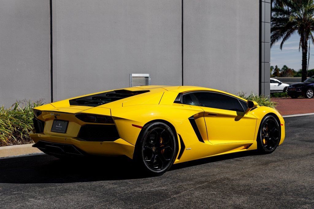 Used 2014 Lamborghini Aventador image 5