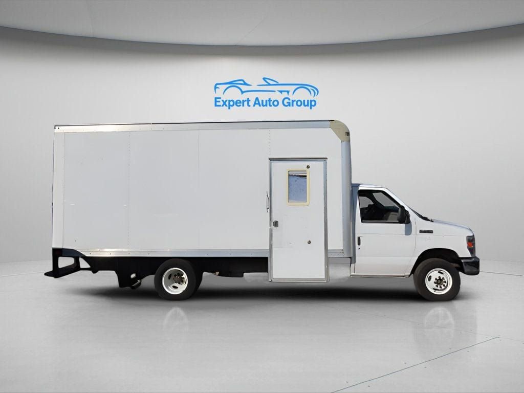 Used 2017 Ford E-450 and Econoline 450 Super Duty w/ Power Windows & Locks Group RWD image 2