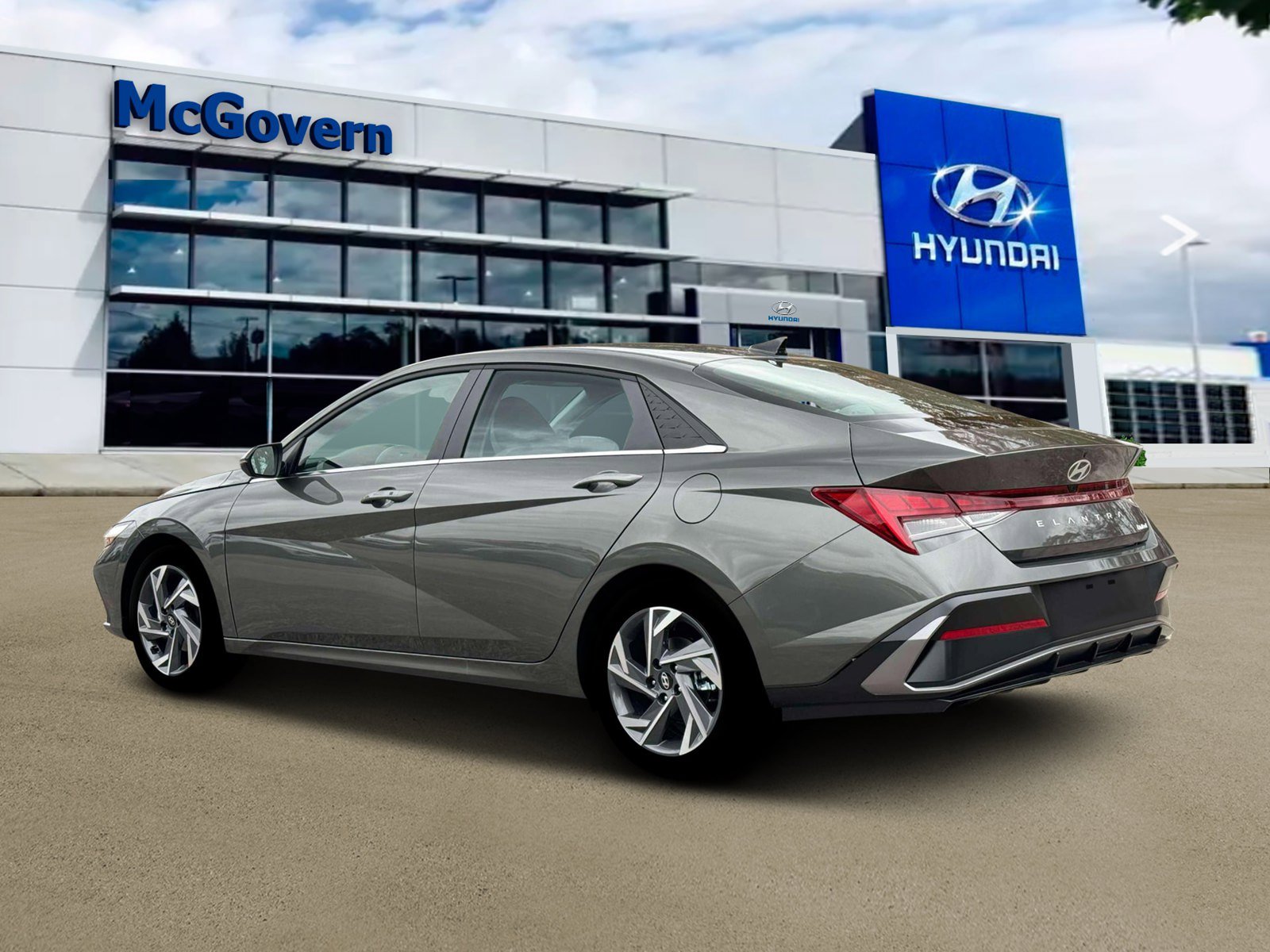 New 2026 Hyundai Elantra Limited w/ Cargo Package FWD image 4
