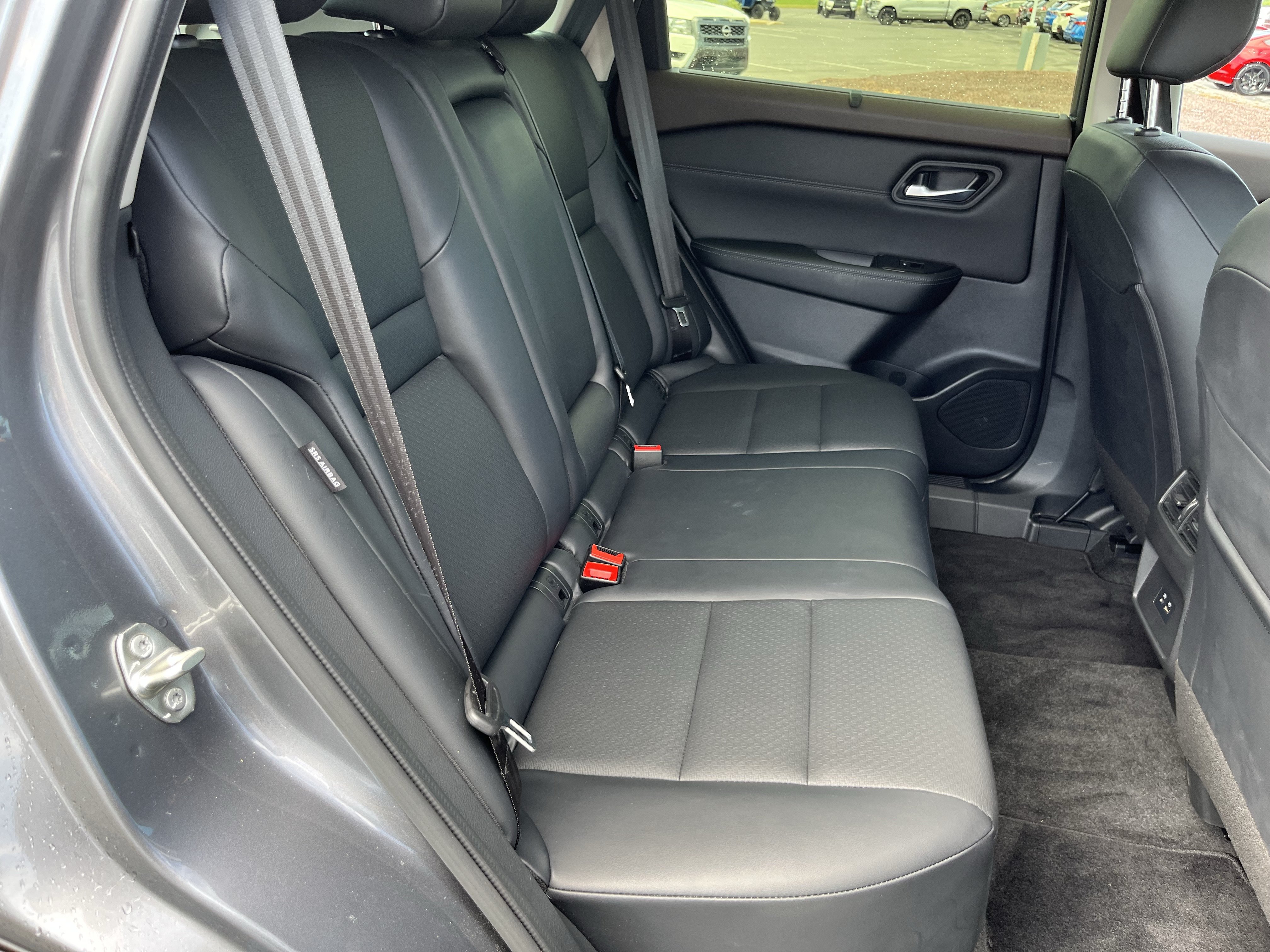 Used 2023 Nissan Rogue SV w/ SV Premium B Package AWD/4WD image 4
