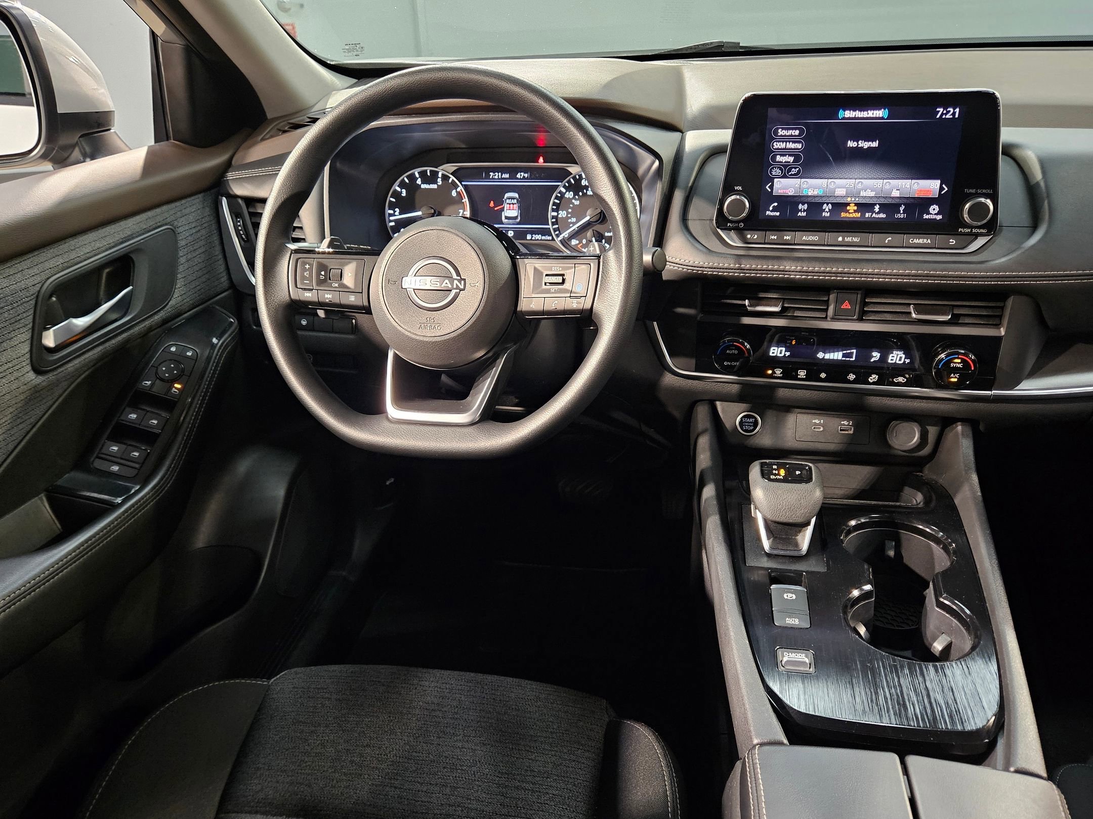 Used 2023 Nissan Rogue SV image 9