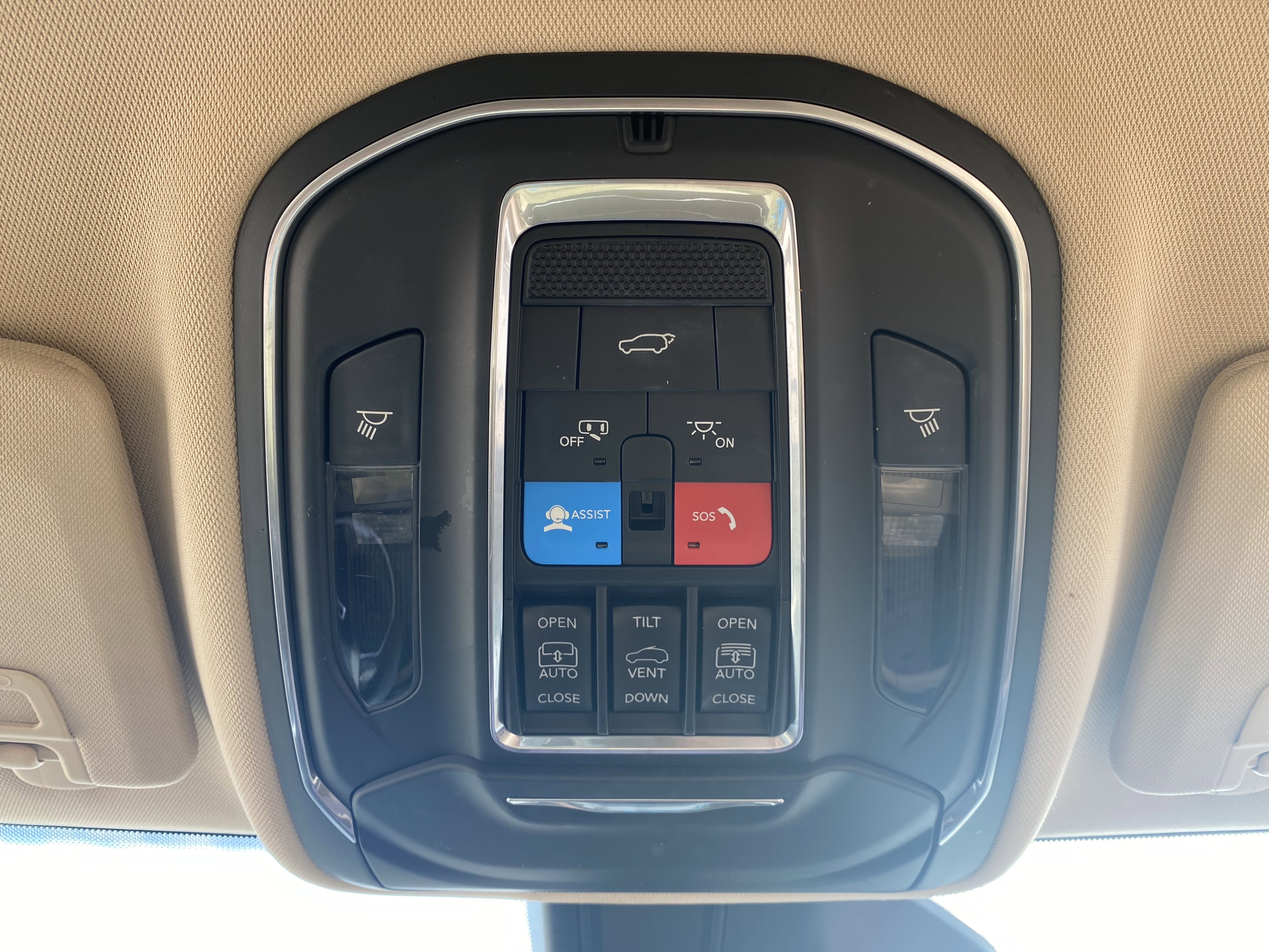 Used 2021 Jeep Grand Cherokee L Limited w/ Luxury Tech Group II image 12