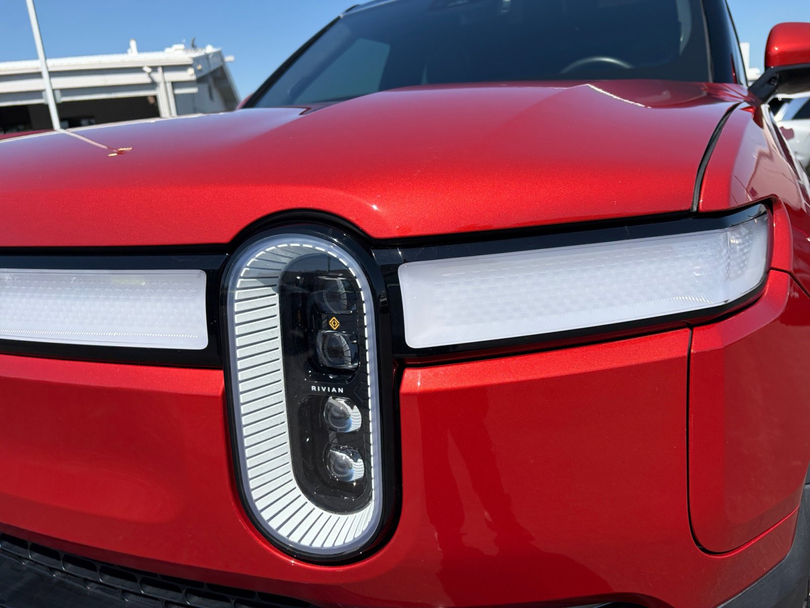 Used 2024 Rivian R1S Adventure AWD/4WD image 9