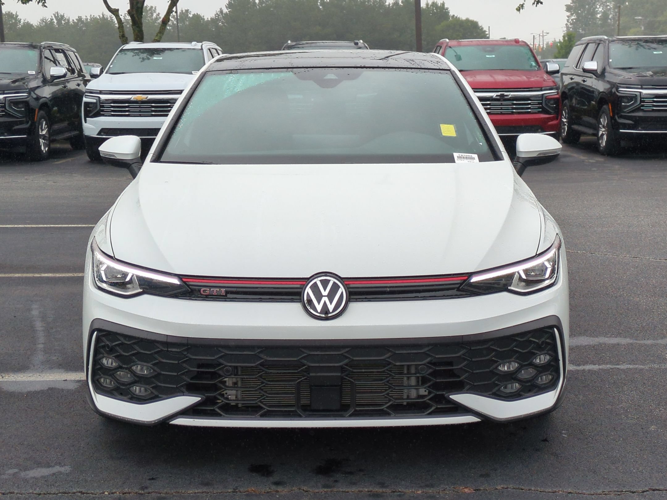 Used 2025 Volkswagen Golf SE FWD image 3
