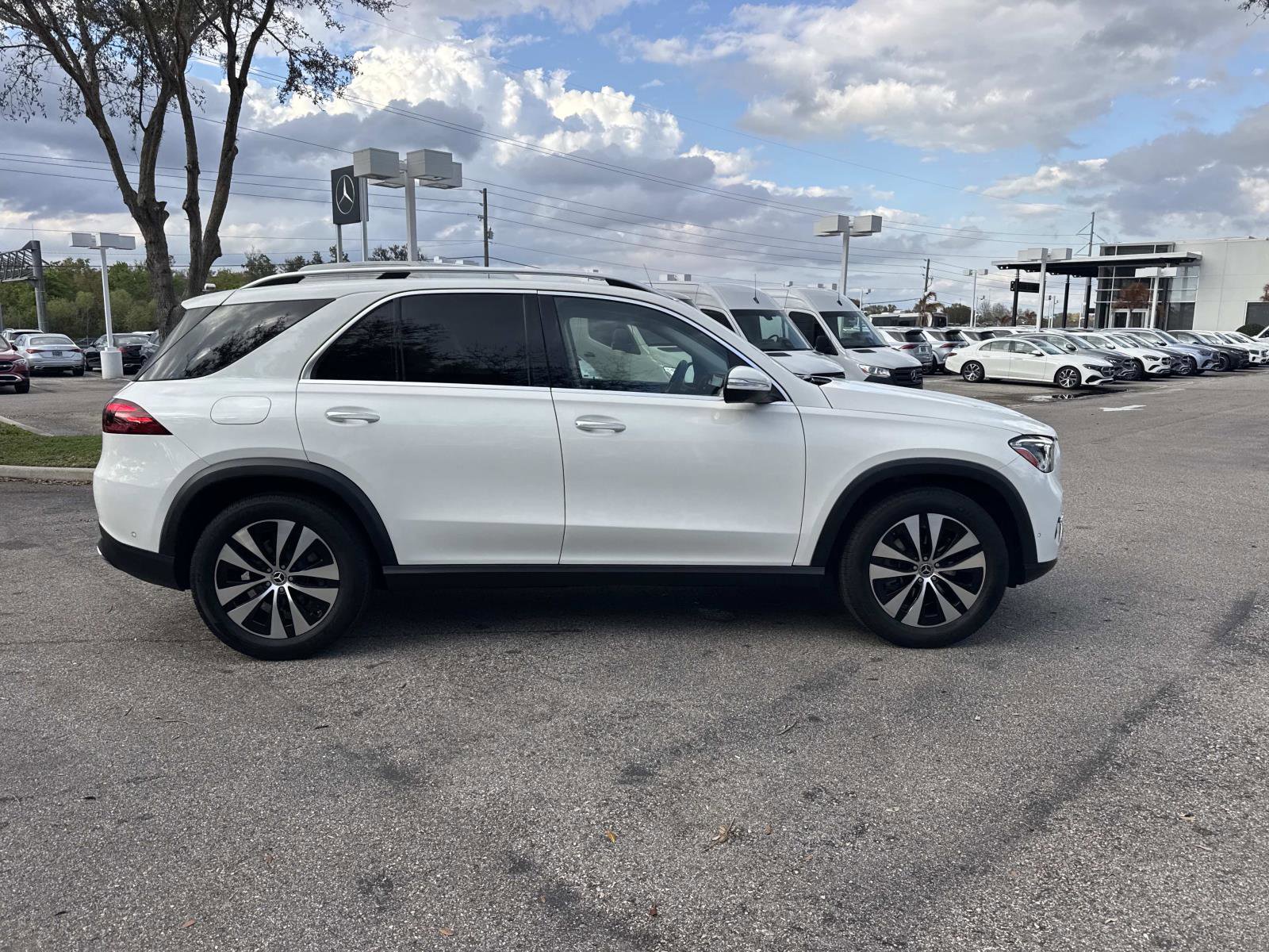 Certified 2025 Mercedes-Benz GLE 350 4MATIC image 2