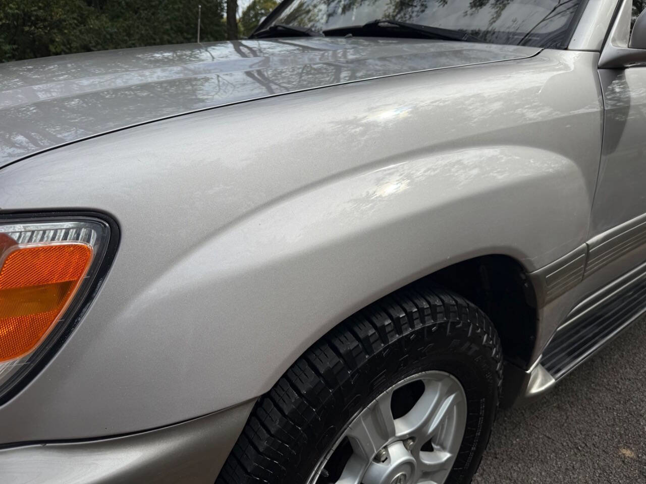 Used 2000 Toyota Land Cruiser Base AWD 4dr SUV image 22