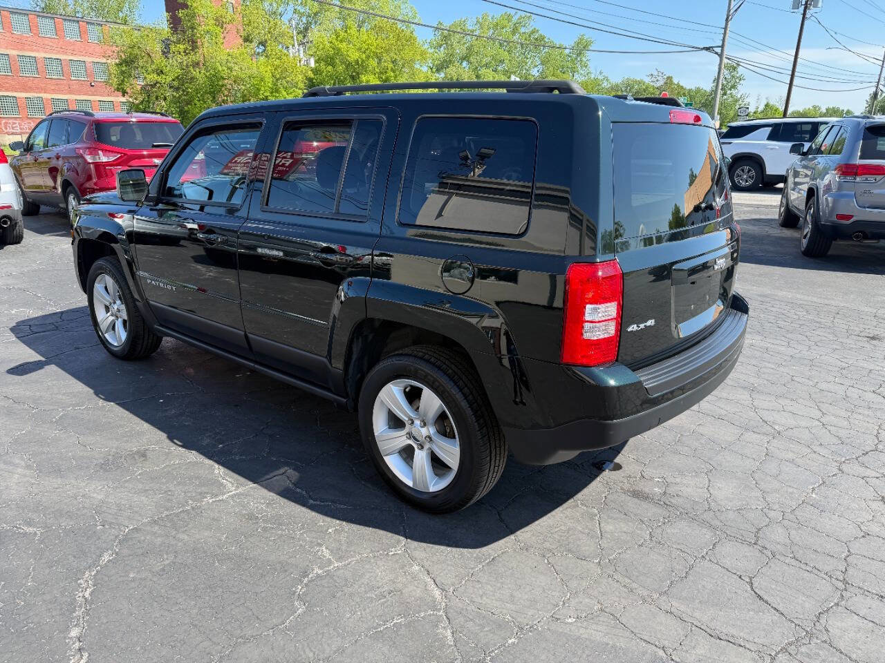 Used 2013 Jeep Patriot Latitude w/ Sun/Sound Group AWD/4WD image 4