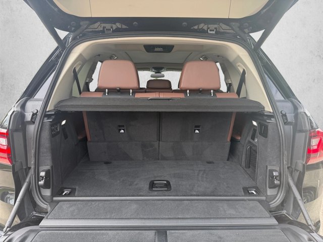 Used 2020 BMW X7 xDrive40i w/ Premium Package AWD/4WD image 6