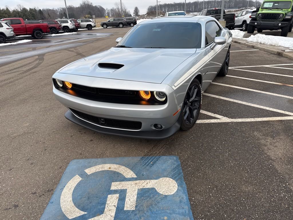 Used 2020 Dodge Challenger R/T w/ Plus Package image 4