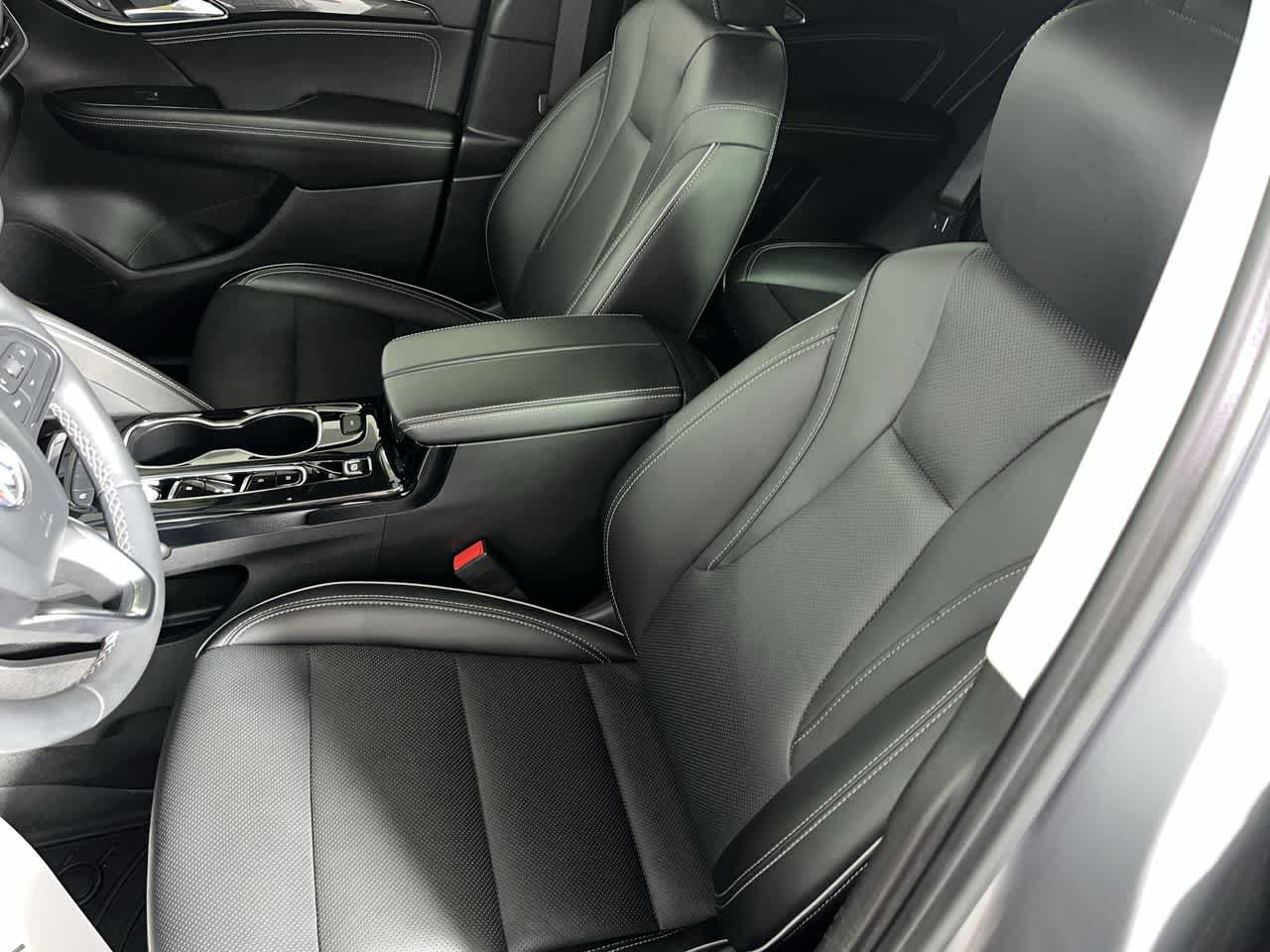 Used 2022 Buick Envision Essence w/ Safety Package FWD image 15