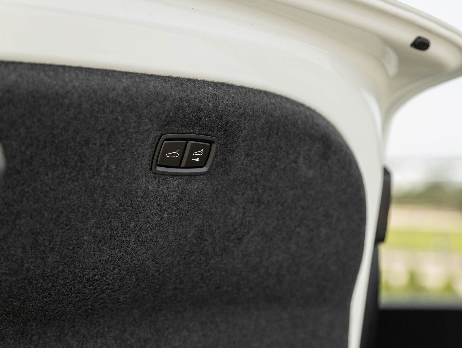 Used 2025 Porsche Taycan GTS image 30