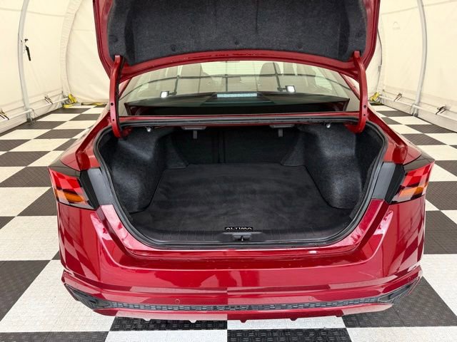 Used 2025 Nissan Altima 2.5 SV FWD image 4