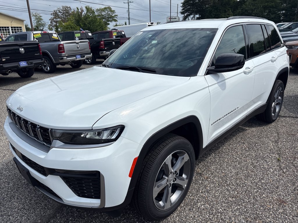 New 2026 Jeep Grand Cherokee Limited AWD/4WD image 6