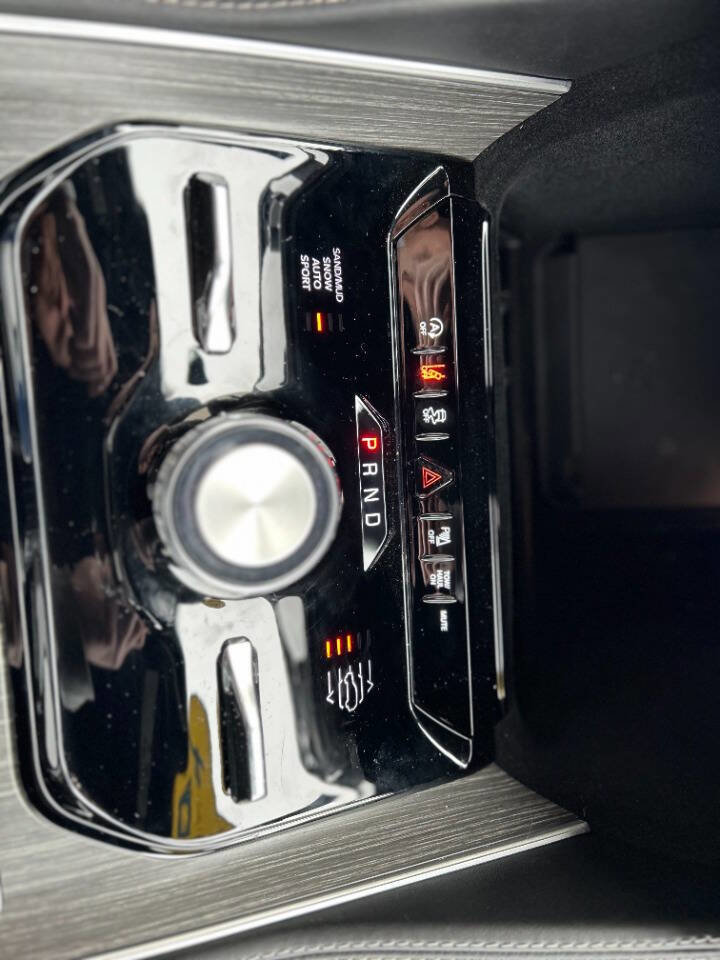 Used 2024 Jeep Wagoneer L Series III w/ Premium Group I image 11