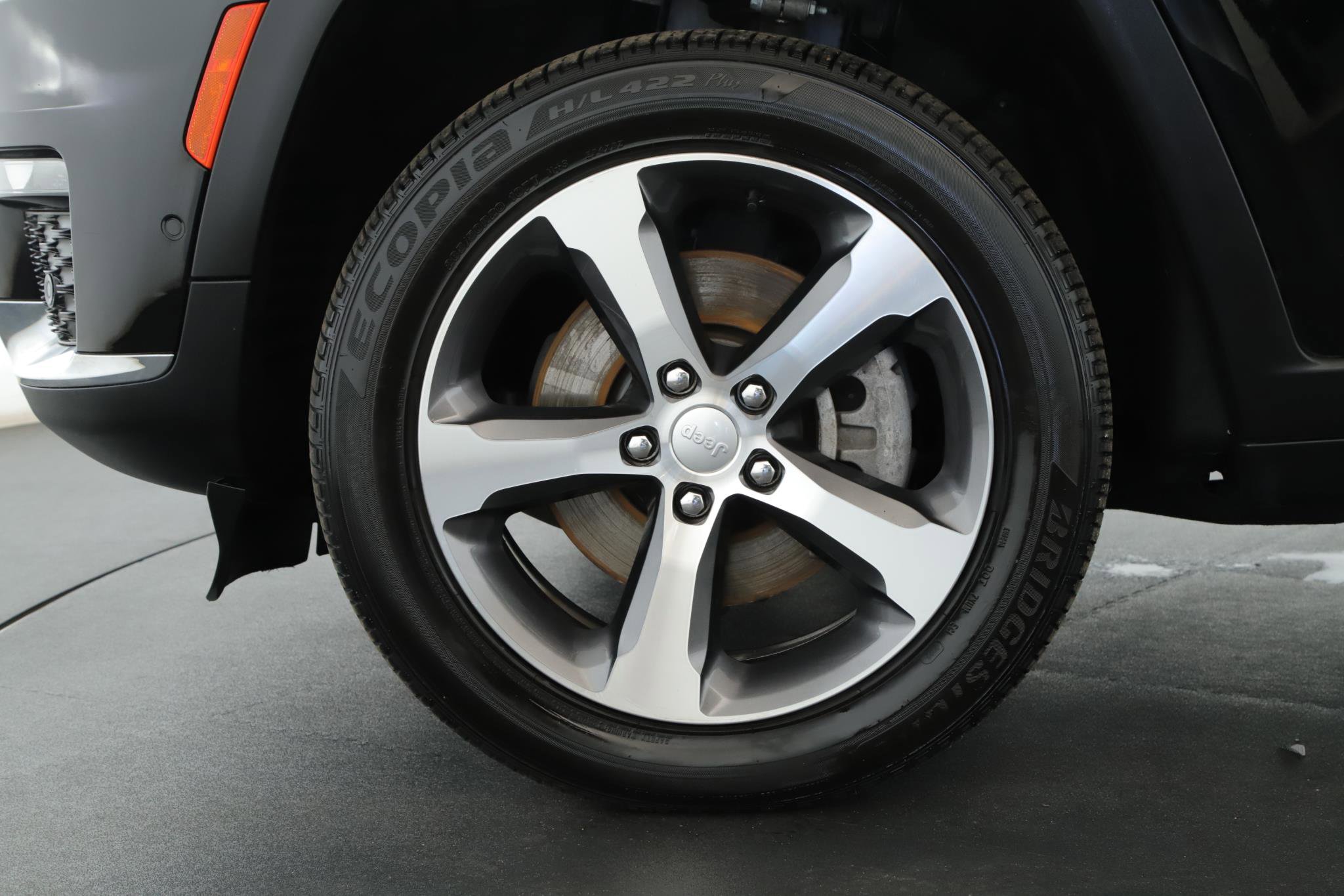 Used 2023 Jeep Grand Cherokee L Limited w/ Luxury Tech Group II image 22