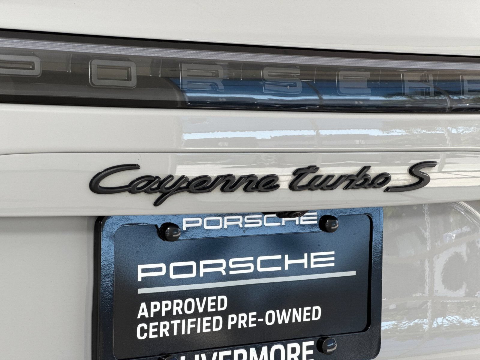Certified 2023 Porsche Cayenne Turbo S AWD/4WD image 28