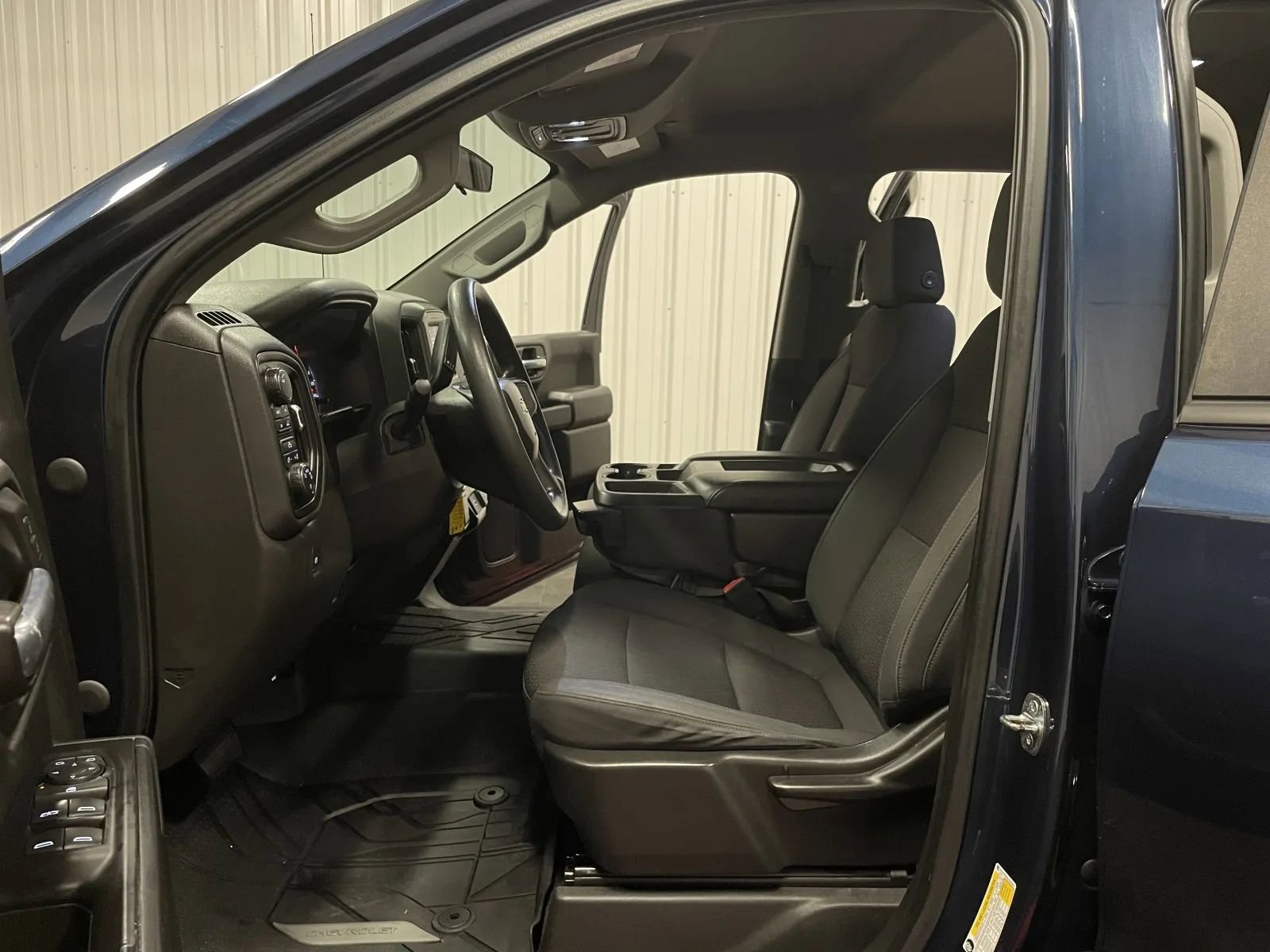 Used 2020 Chevrolet Silverado 1500 Custom w/ Custom Value Package image 35