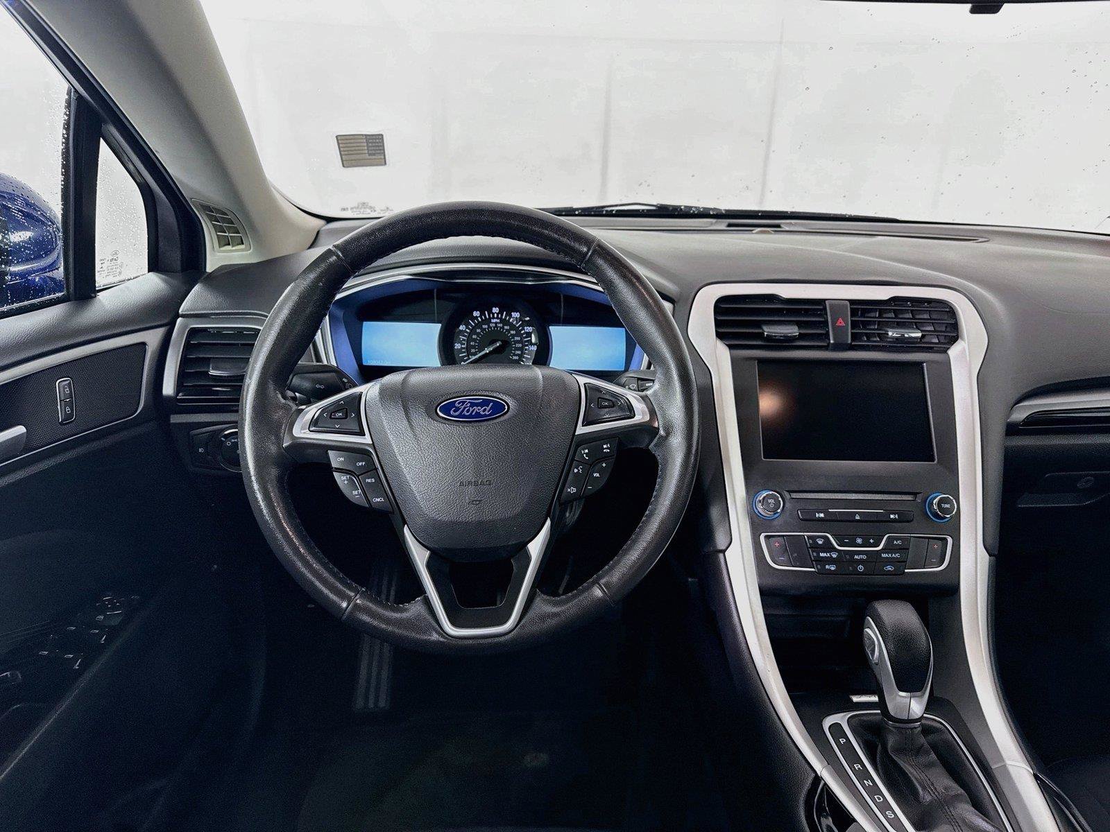 Used 2016 Ford Fusion SE FWD image 30