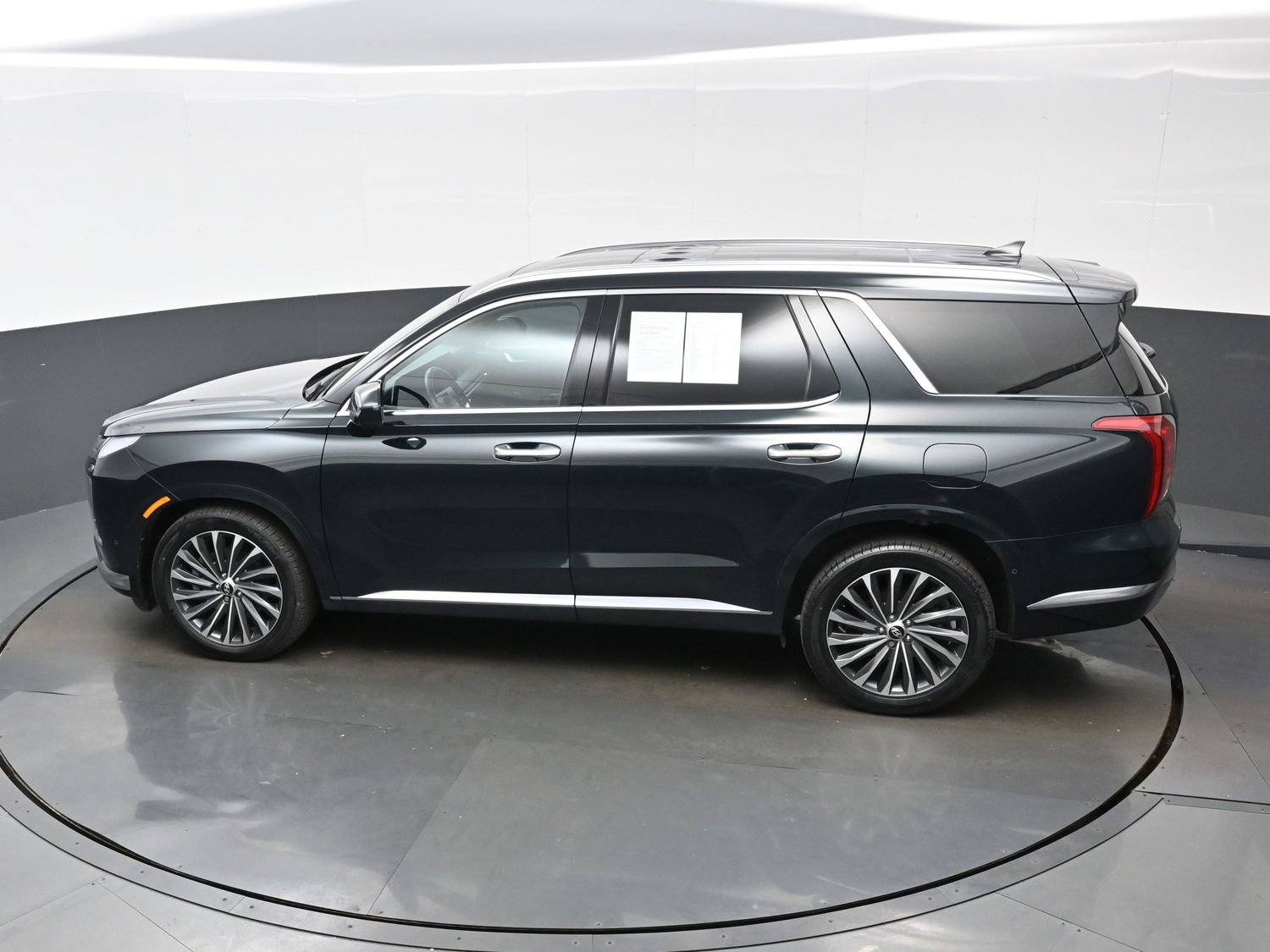 Certified 2023 Hyundai Palisade Calligraphy w/ Cargo Package AWD/4WD image 37