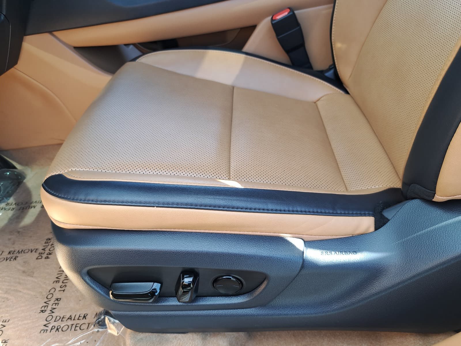 Used 2024 Lexus RZ 300e Premium w/ Technology Package FWD image 32