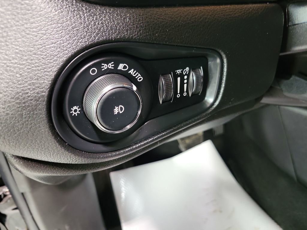 Used 2019 Jeep Renegade Latitude image 41