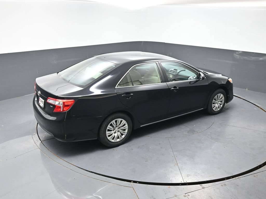 Used 2014 Toyota Camry LE FWD image 34