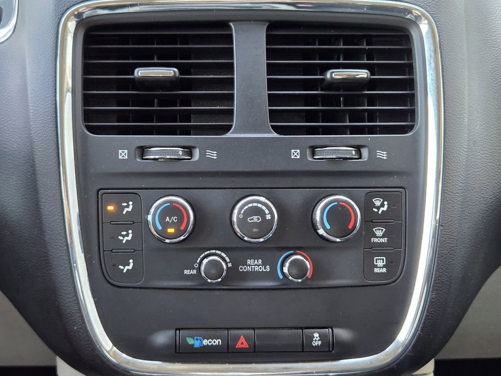 Used 2014 Dodge Grand Caravan SXT FWD image 19