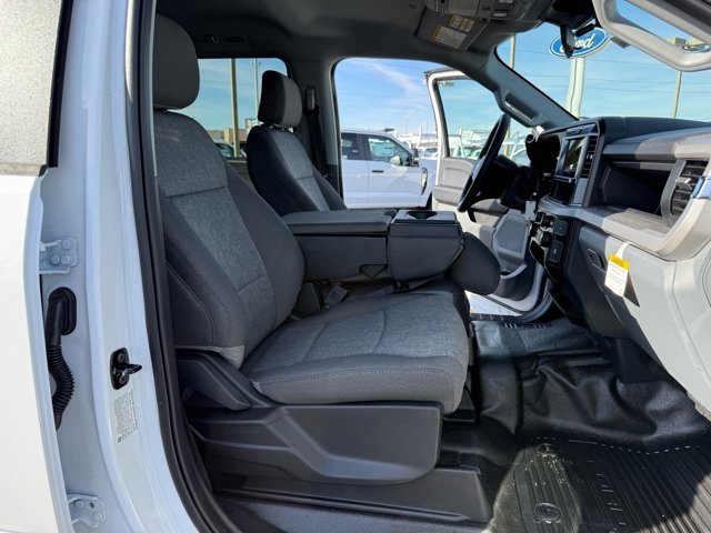 New 2026 Ford F550 4x4 Crew Cab image 14