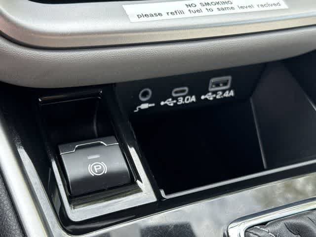 Certified 2025 Subaru Outback Limited AWD/4WD image 28