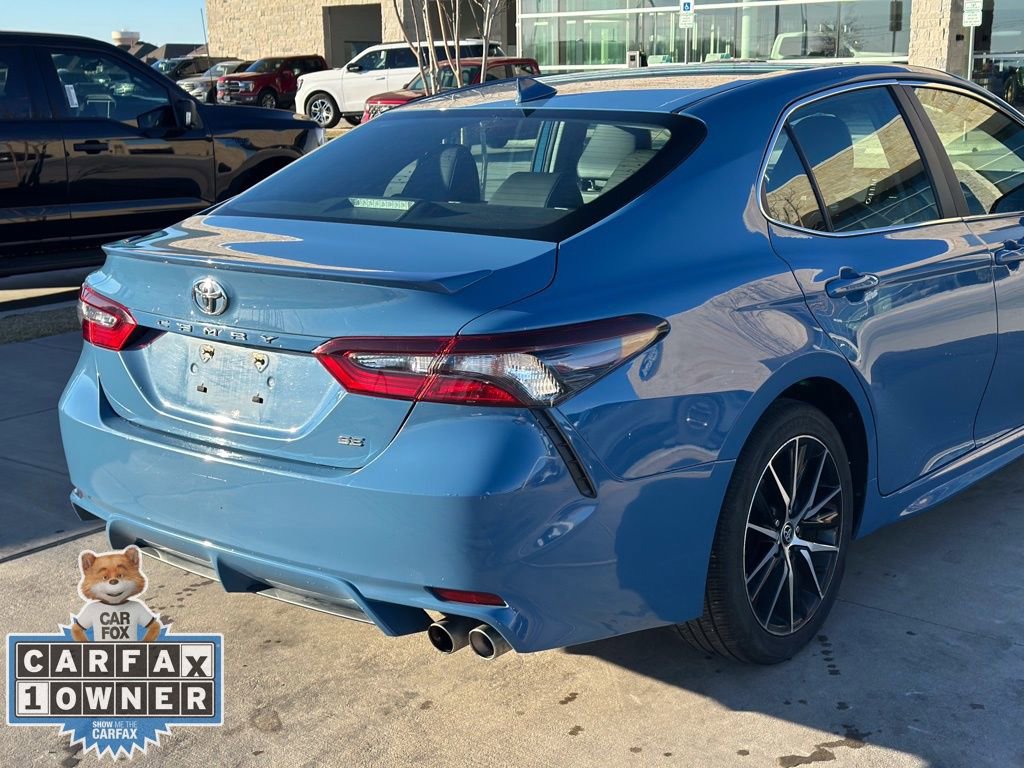 Used 2024 Toyota Camry SE image 16