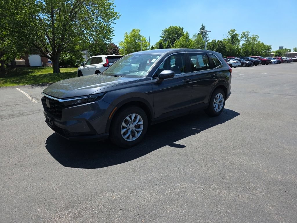 Used 2023 Honda CR-V LX image 3