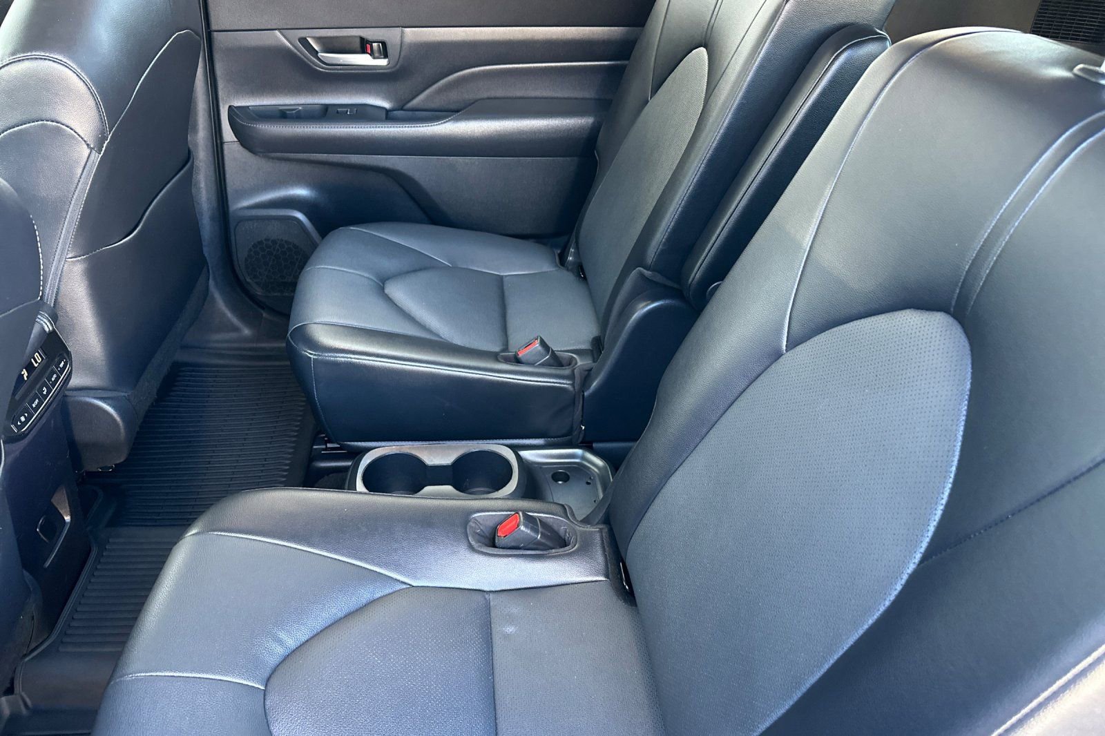 Used 2024 Toyota Grand Highlander XLE image 11