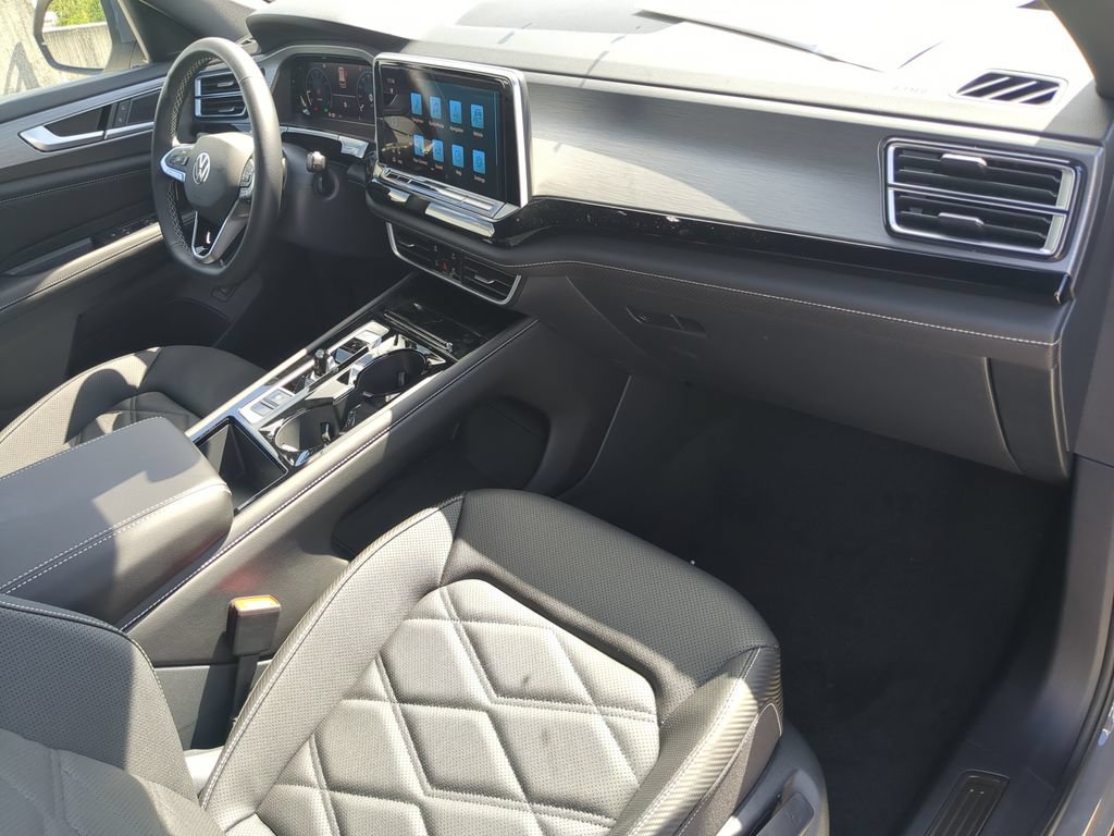 New 2026 Volkswagen Atlas Cross Sport SE FWD image 12