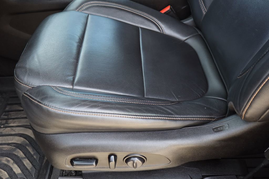 Used 2019 Chevrolet Traverse LT FWD image 20