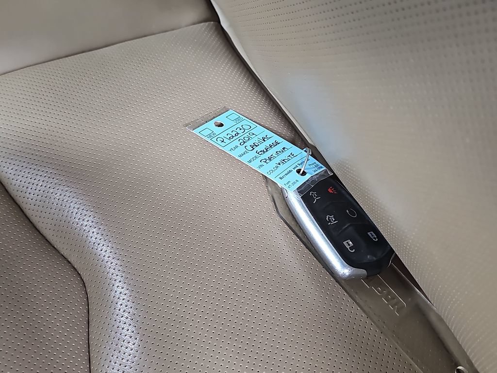 Used 2019 Cadillac Escalade Platinum AWD/4WD image 43