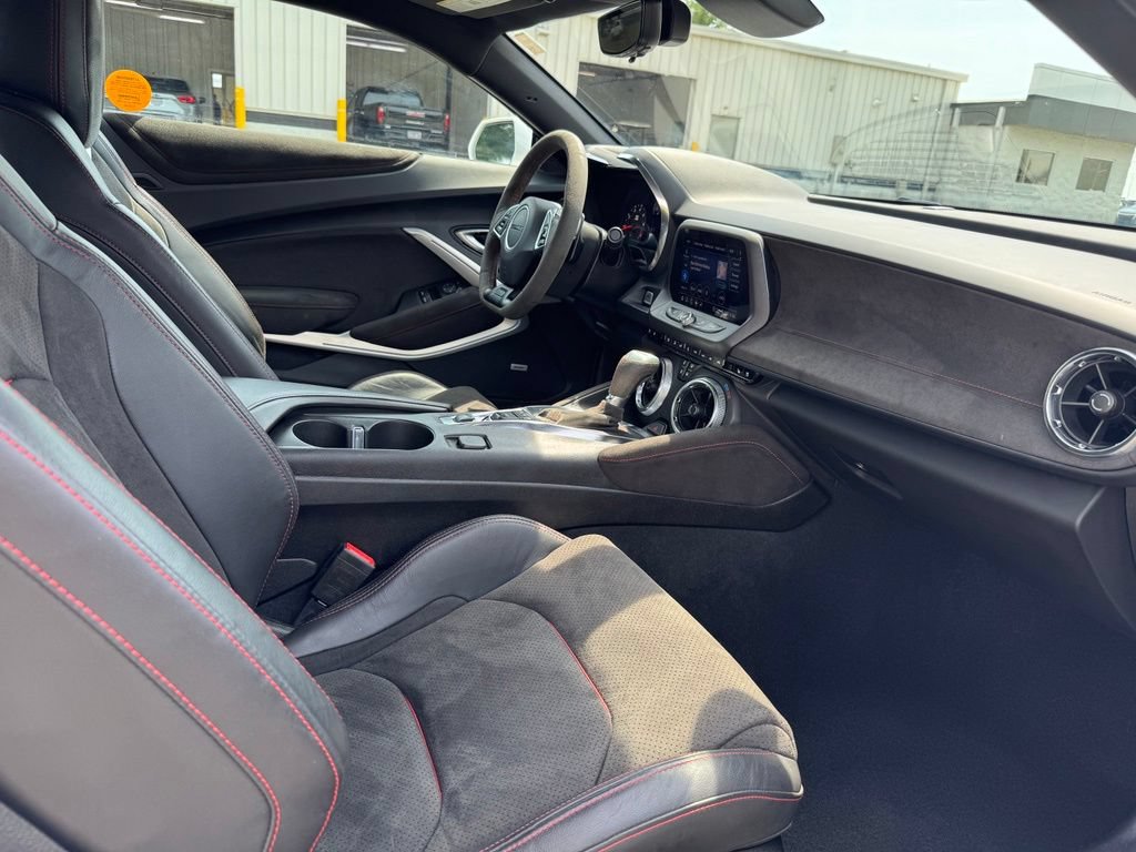 Used 2022 Chevrolet Camaro ZL1 RWD image 21