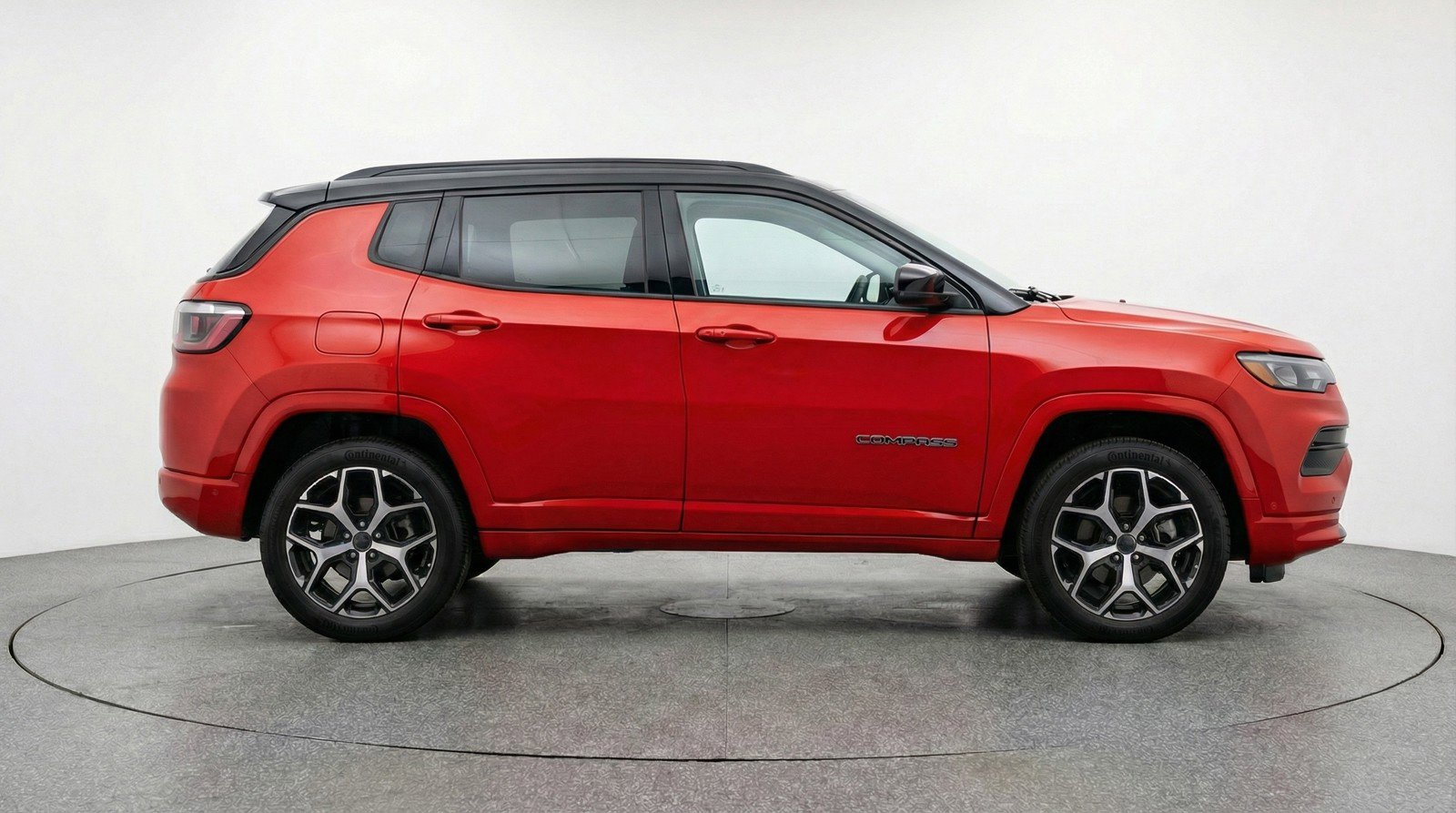 Used 2025 Jeep Compass Limited image 11