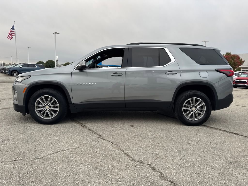 Used 2023 Chevrolet Traverse LT image 2