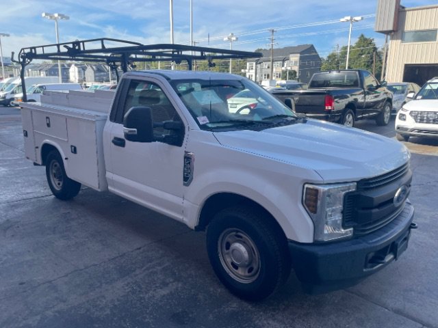 Used 2018 Ford F350 XL w/ Power Equipment Group RWD image 4