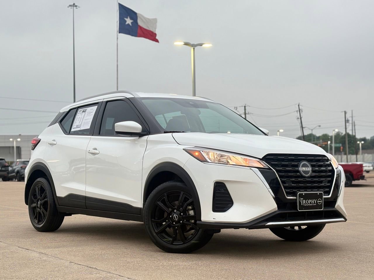 Certified 2023 Nissan Kicks SV FWD image 2