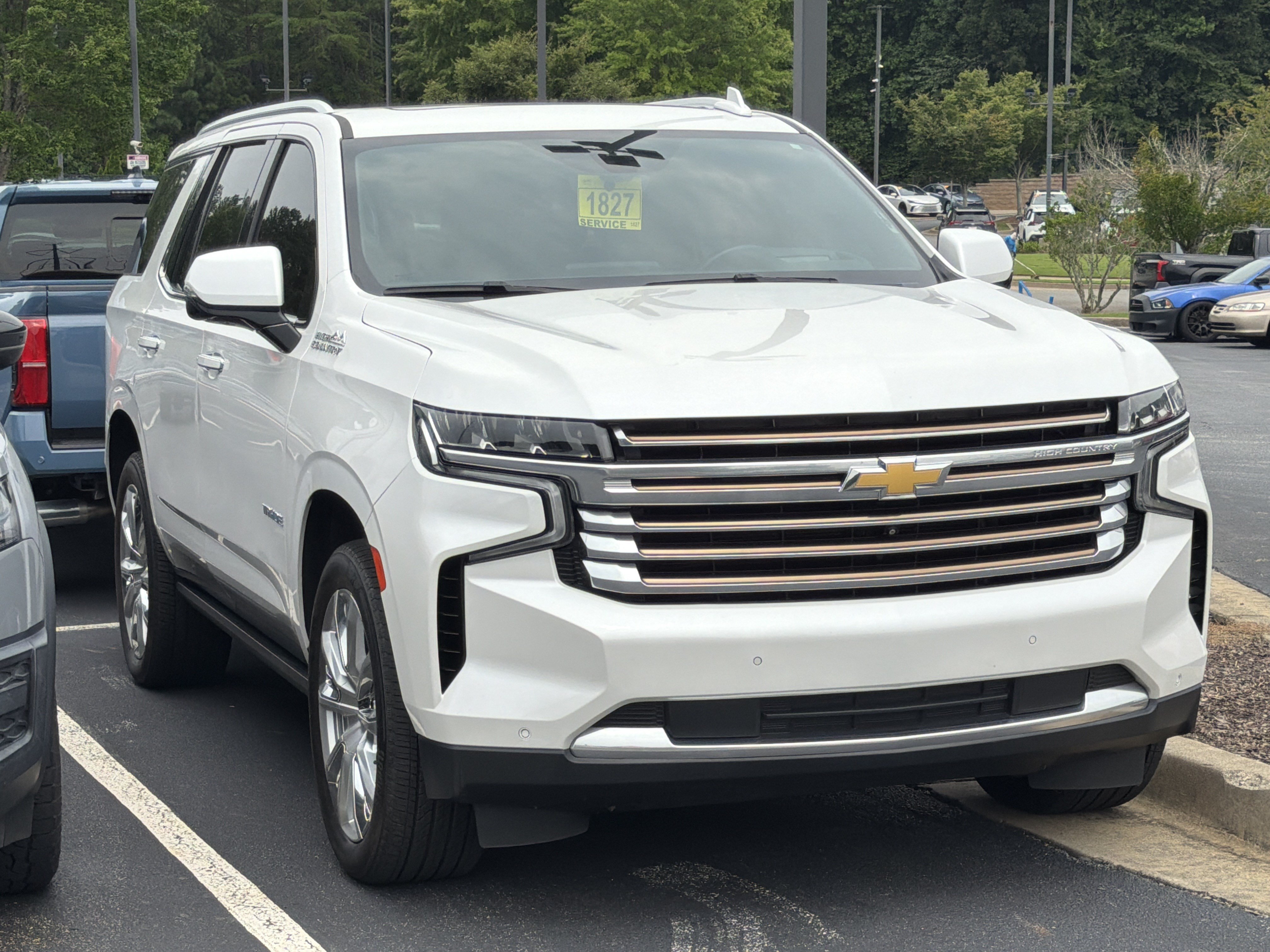 Used 2022 Chevrolet Tahoe High Country AWD/4WD image 3