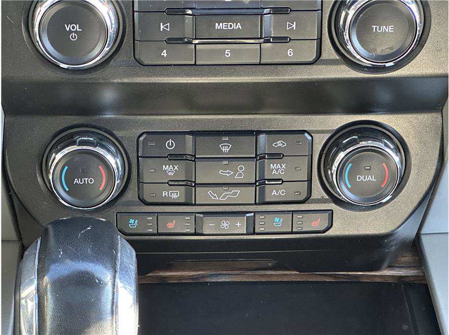 Used 2019 Ford F150 Lariat image 24