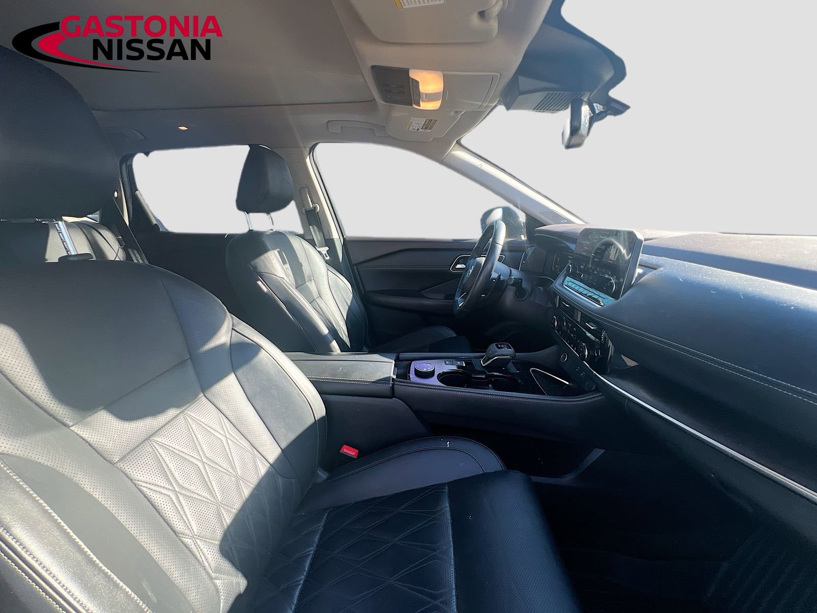 Used 2021 Nissan Rogue Platinum image 37