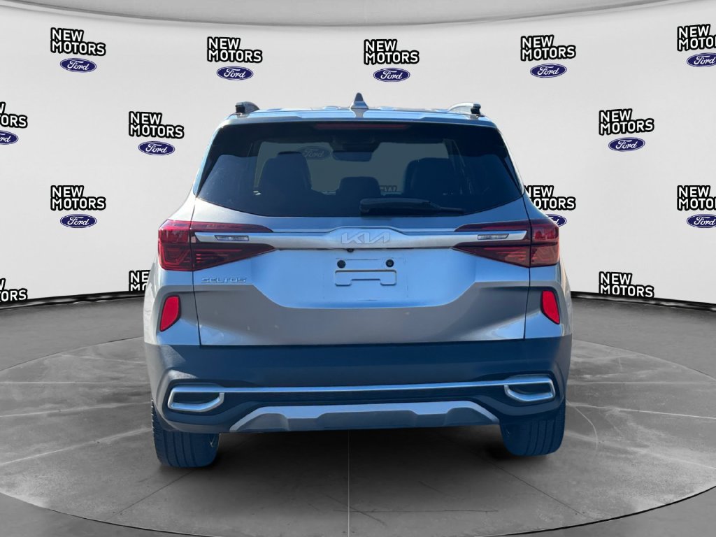 Used 2022 Kia Seltos SX w/ Sunroof Package AWD/4WD image 4