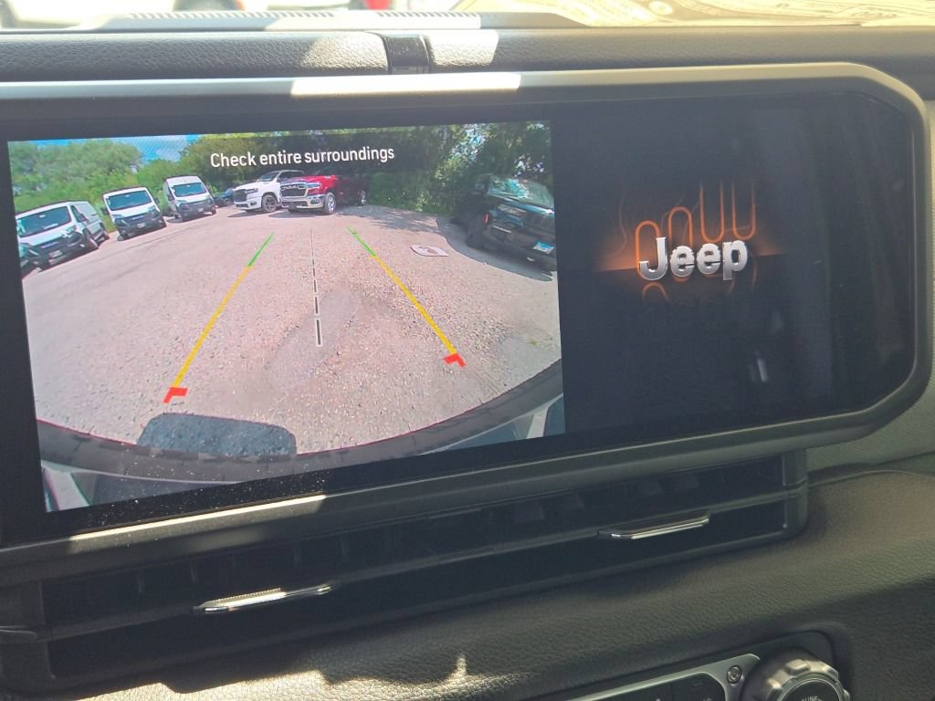 Used 2025 Jeep Wrangler Unlimited Sport AWD/4WD image 31