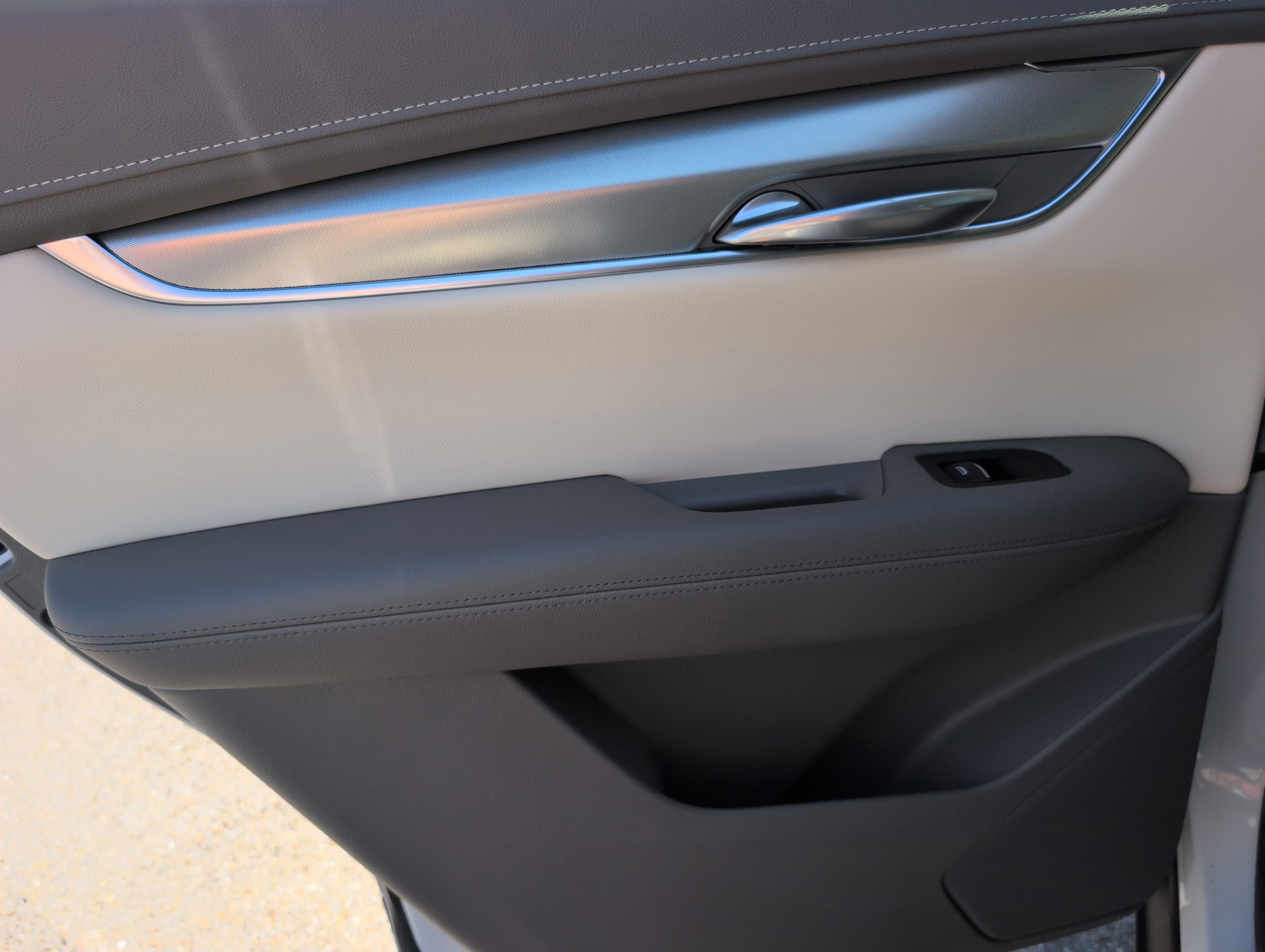 Certified 2022 Cadillac XT5 Premium Luxury FWD image 33
