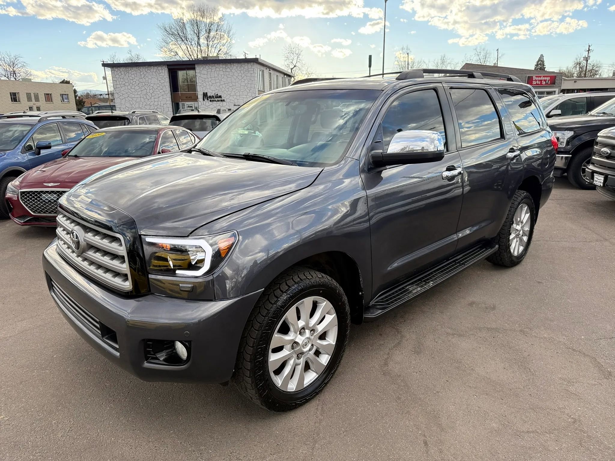 Used 2014 Toyota Sequoia Platinum w/ Preferred Accessory Package AWD/4WD image 5