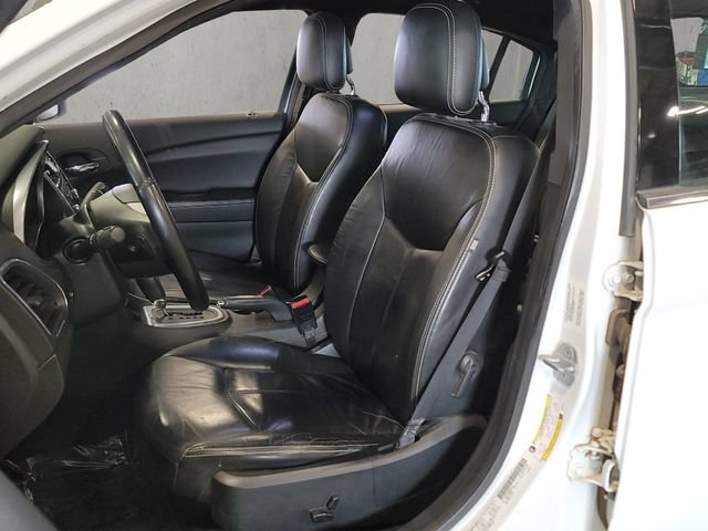 Used 2013 Chrysler 200 Limited FWD image 4