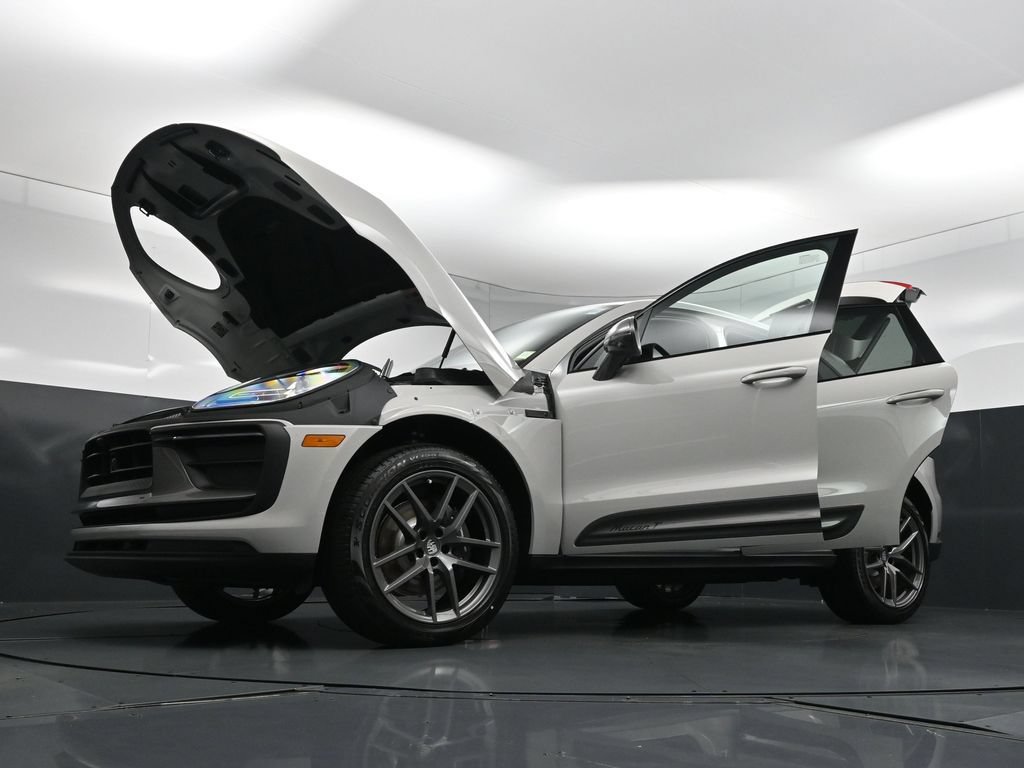 New 2026 Porsche Macan Turbo AWD/4WD image 35