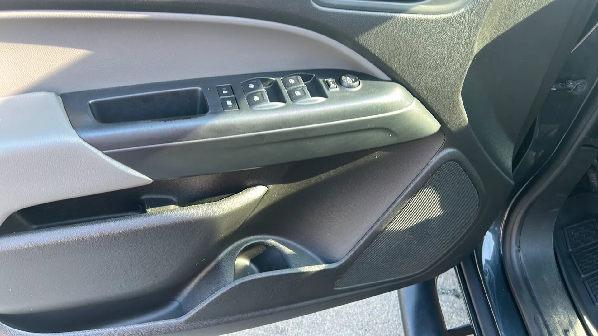 Used 2017 Chevrolet Colorado W/T w/ WT Convenience Package image 16